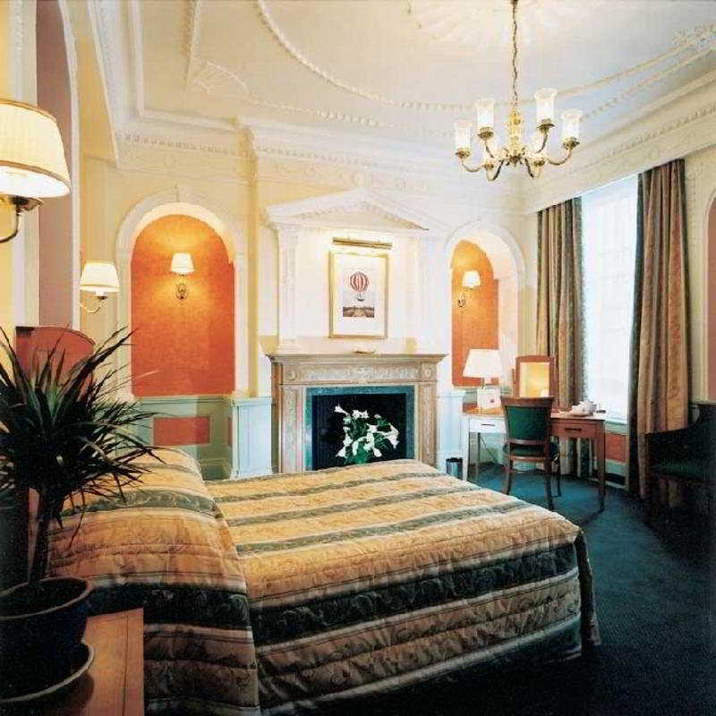 Royal Cambridge Hotel エクステリア 写真