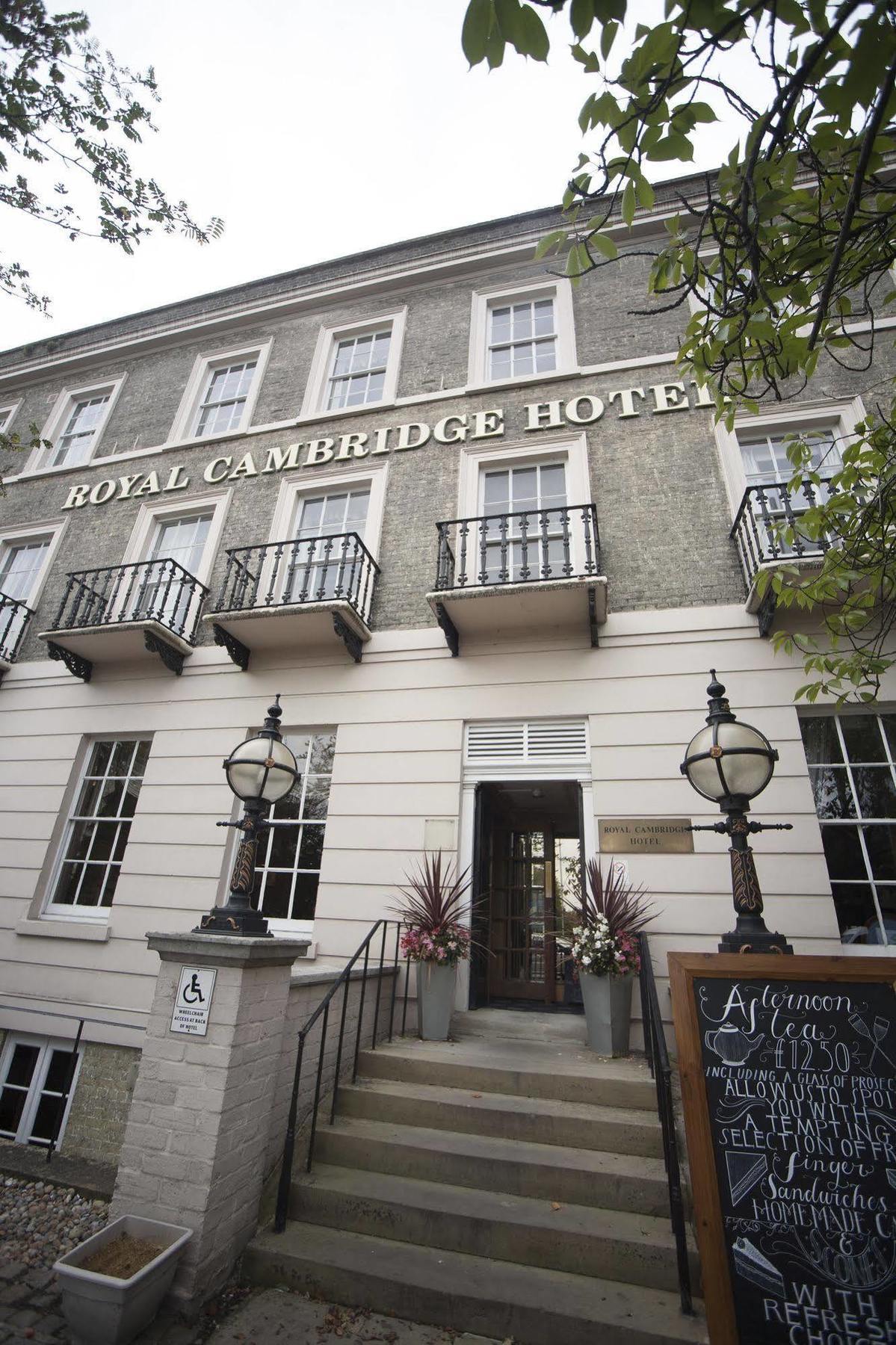 Royal Cambridge Hotel エクステリア 写真