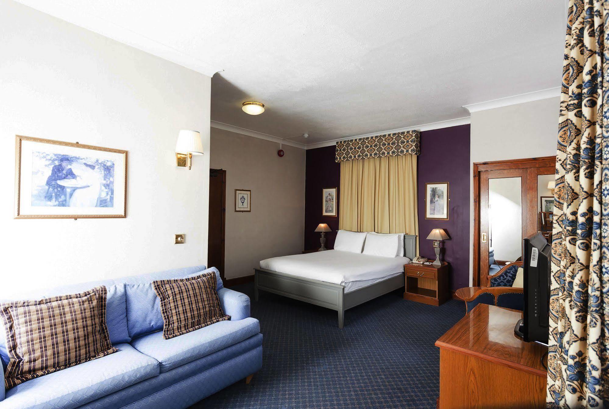 Royal Cambridge Hotel エクステリア 写真