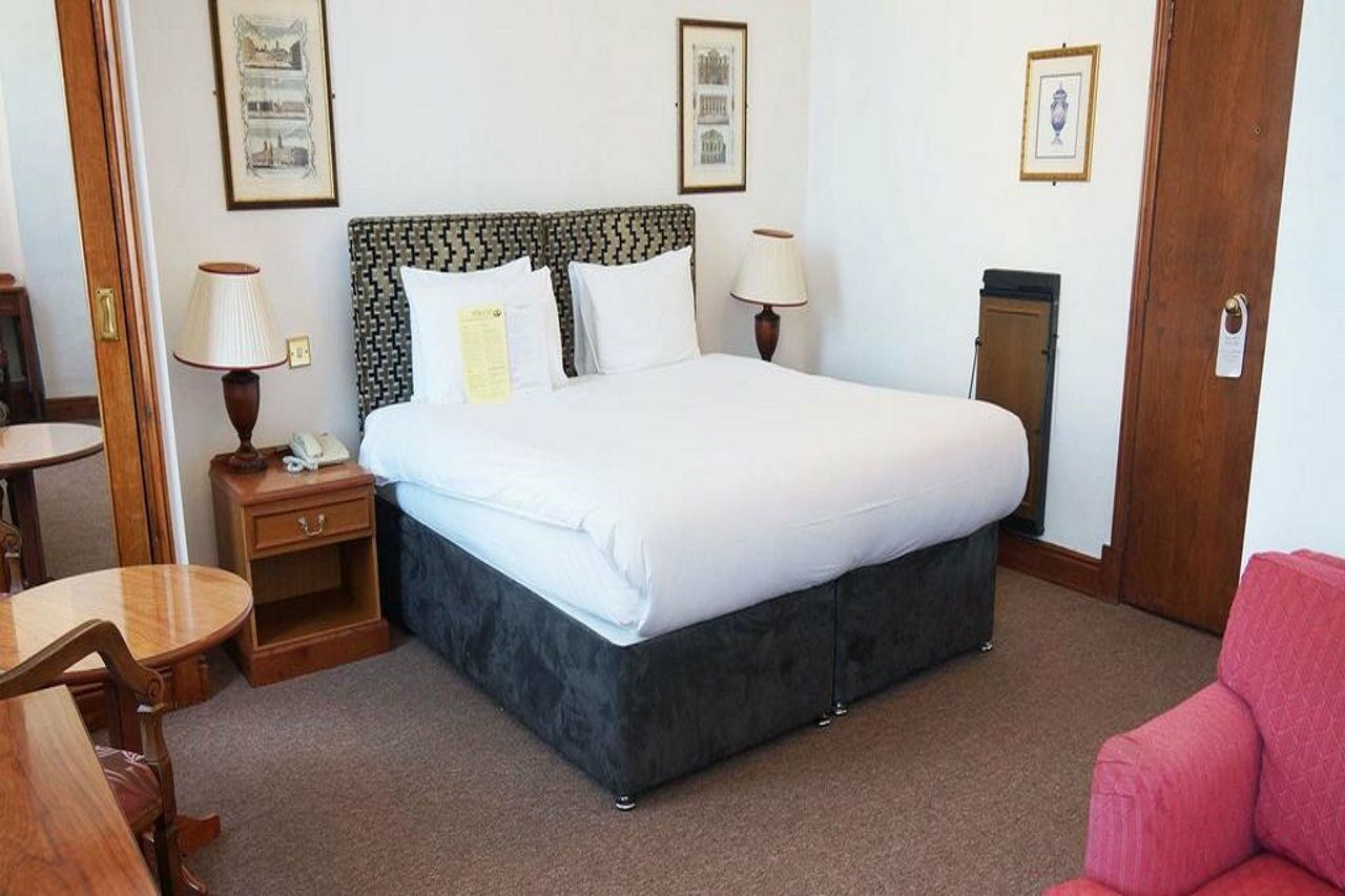 Royal Cambridge Hotel エクステリア 写真
