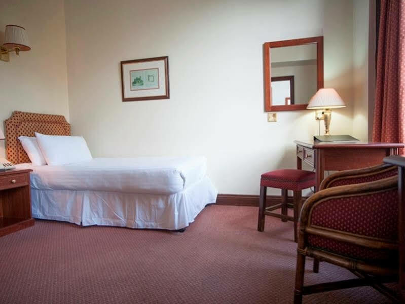 Royal Cambridge Hotel エクステリア 写真